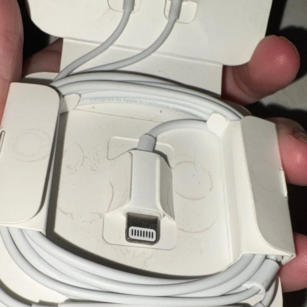 White wire Earbuds for iPhone
